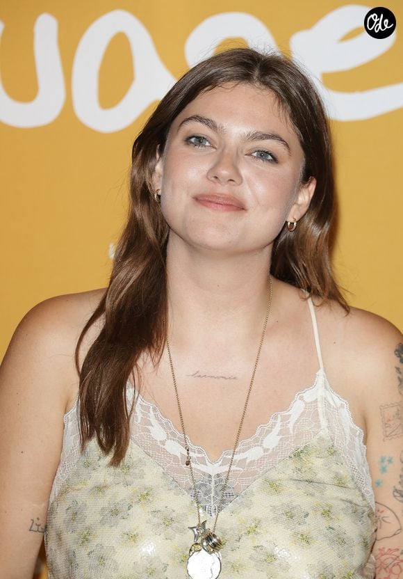 Elle s'était révélée au grand public en 2013 lors de la 2e saison de "The Voice" sur TF1

Louane Emera - Première du film "La fille dans Les nuages" au cinema UGC Bercy à Paris le 2 juillet 2026. © Coadic Guirec/Bestimage