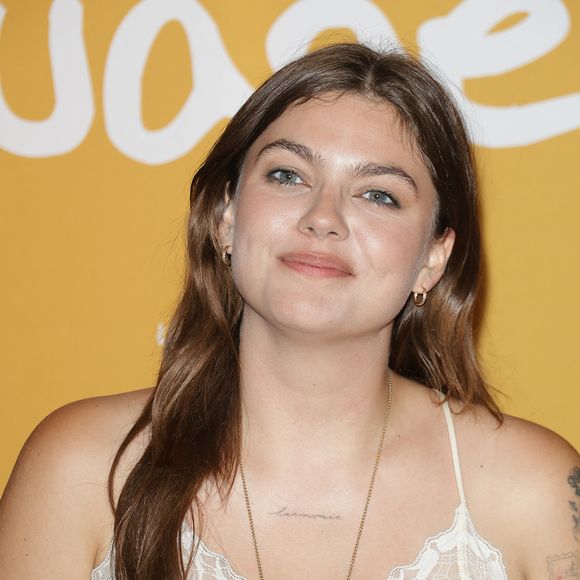 Elle s'était révélée au grand public en 2013 lors de la 2e saison de "The Voice" sur TF1

Louane Emera - Première du film "La fille dans Les nuages" au cinema UGC Bercy à Paris le 2 juillet 2026. © Coadic Guirec/Bestimage
