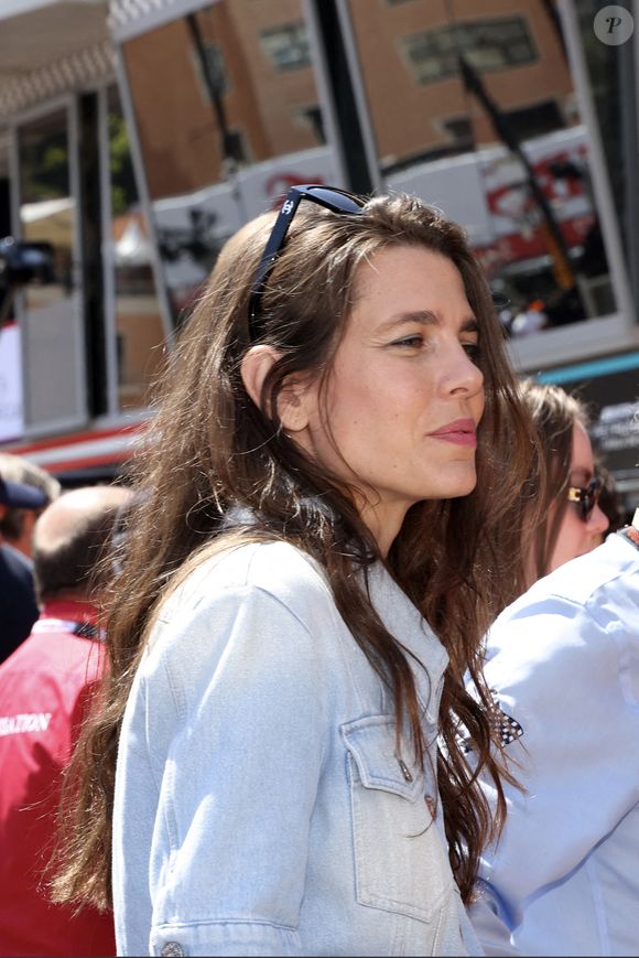 Charlotte Casiraghi lors des qualifications du 81ème Grand Prix de Formule 1 (F1) de Monaco, le 25 mai 2024.
© Claudia Albuquerque/Bestimage