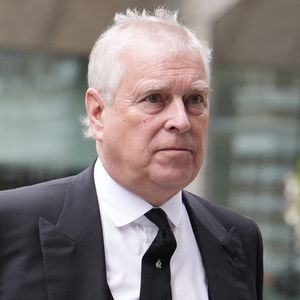 Le prince Andrew doit faire face à un nouveau coup dur.

Le prince Andrew arrive à la messe de Requiem de la duchesse de Kent, à la cathédrale de Westminster, dans le centre de Londres. Photo by PA Photo/ Bestimage