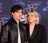 Un coup dur pour la chanteuse, qui peut toutefois compter sur le soutien de son compagnon, Florian Rossi.
Florian Rossi et sa compagne Louane Emera au photocall de la 25ème cérémonie des "NRJ Music Awards (NMA)" au palais des Festivals et des Congrès de Cannes, France, le  © Dominique Jacovides/Bestimage