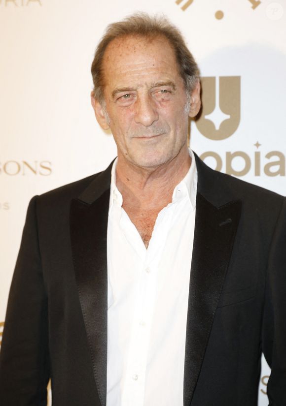 Vincent Lindon - Photocall de la 10ème édition du "Global Gift Gala 2022" au Four Seasons Hotel George V à Paris le 19 novembre 2022.
Ce traditionnel dîner de charité organisé chaque année par Thierry Martino qui en assure les Relations Publiques, a pour vocation de collecter des fonds en faveur de Global Gift Foundation et de Eva Longoria Foundation.
© Marc Ausset-Lacroix / Bestimage
