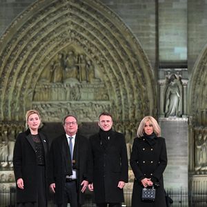 Julie Gayet et l'ancien président français François Hollande, le président français Emmanuel Macron et son épouse Brigitte Macron assistent à la cérémonie d'accueil lors de la réouverture officielle de la cathédrale Notre-Dame à Paris, France, le 7 décembre 2024 - Photo by Eliot Blondet/ABACAPRESS.COM