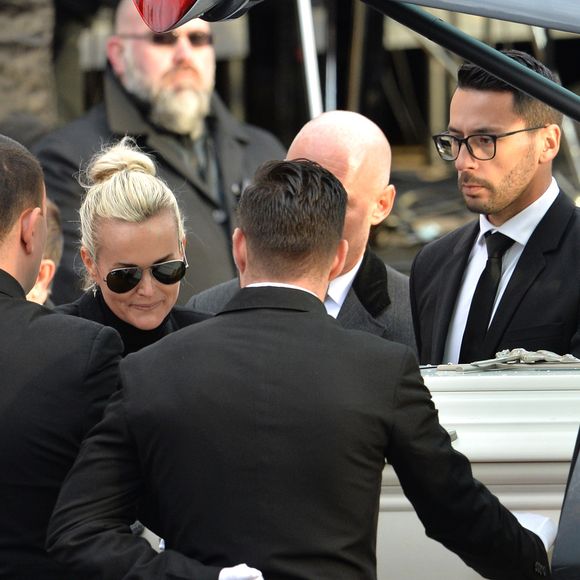 Laeticia Hallyday - Sorties de l'église de la Madeleine après les obsèques de Johnny Hallyday à Paris le 9 décembre 2017.
© Veeren / Bestimage