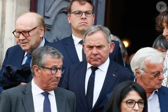 Geoffroy Boulard, maire du 17ème arrondissement de Paris et Francis Szpiner à la sortie des obsèques de Jean Tiberi, maire de Paris de 1995 à 2001, en l'église Saint-Etienne-du-Mont à Paris le 3 juin 2025. © Christophe Clovis / Bestimage
