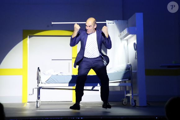 Bernard Campan sur scène lors de la Générale de la Pièce "Check Up" au Théâtre Antoine à Paris, France, le 2 Octobre 2024. 

© Bertrand Rindoff / Bestimage
