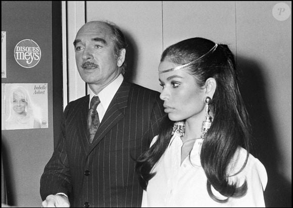 Un de ses pires souvenirs est sa liaison avec la future Bianca Jagger.

Eddie barclay et sa compagne Bianca à l'Olympia en 1969. © AGENCE / BESTIMAGE