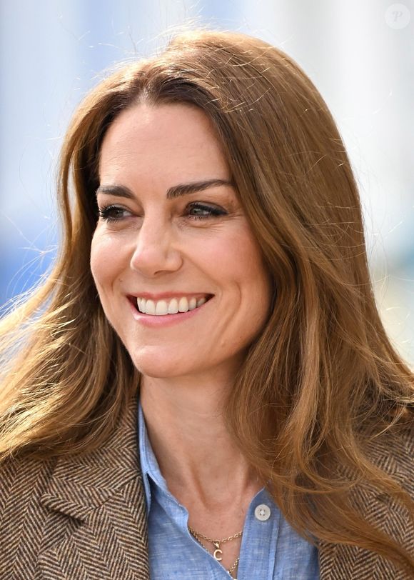 Il semblerait que sa chevelure soit bien plus blonde qu'elle ne l'était il y a encore quelques jours
Le prince William, prince de Galles, et Catherine (Kate) Middleton, princesse de Galles, duc et duchesse de Rothesay, visitent la ville de Tobermory en Ecosse, Royaume Uni, le 29 avril 2025. © Backgrid UK/Bestimage