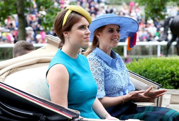 La princesse Eugénie d'York (à gauche) et la princesse Béatrice d'York lors de la première journée du Royal Ascot à l'hippodrome d'Ascot le 18 juin 2019. Photo par Jonathan Brady/PA Wire/ABACAPRESS.COM