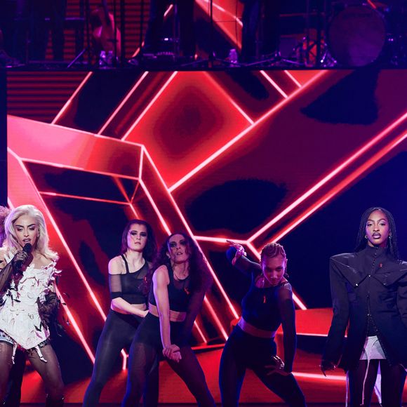 Exclusif - Ebony et Bilal Hassani lors de l’enregistrement de l’émission “Les stars s’unissent pour le Sidaction” au théâtre Marigny à Paris, France, le 11 mars 2025. L’émission sera diffusée en prime le 22 mars sur France 2. © Guirec-Moreau/ Bestimage