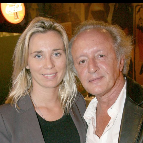 EXCLUSIF - Didier Barbelivien et sa femme Laure dans la loge après le concert de Sylvie Vartan à l'Olympia.
RINDOFF-GUIREC / BESTIMAGE