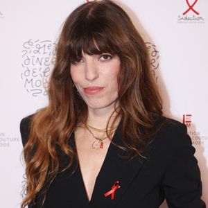 Sur son compte Instagram ce samedi 7 février 2026, elle a affiché publiquement son soutien à son fils Marlowe. 

Lou Doillon au "Diner de la mode", soirée "Sidaction", à Paris pour l'association de lutte contre le sida le 25 janvier 2024 à Paris, France. Photo par Jerome Domine/ABACAPRESS.COM