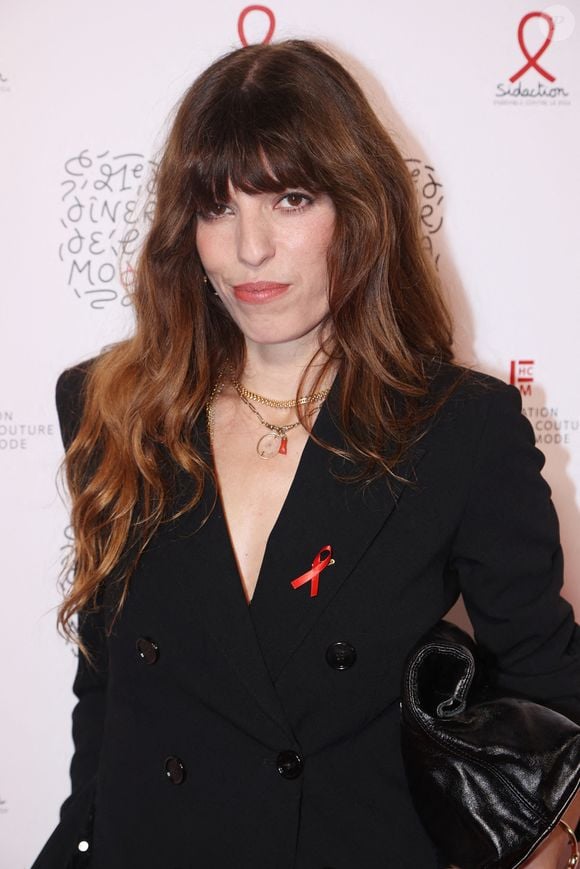 Sur son compte Instagram ce samedi 7 février 2026, elle a affiché publiquement son soutien à son fils Marlowe. 

Lou Doillon au "Diner de la mode", soirée "Sidaction", à Paris pour l'association de lutte contre le sida le 25 janvier 2024 à Paris, France. Photo par Jerome Domine/ABACAPRESS.COM