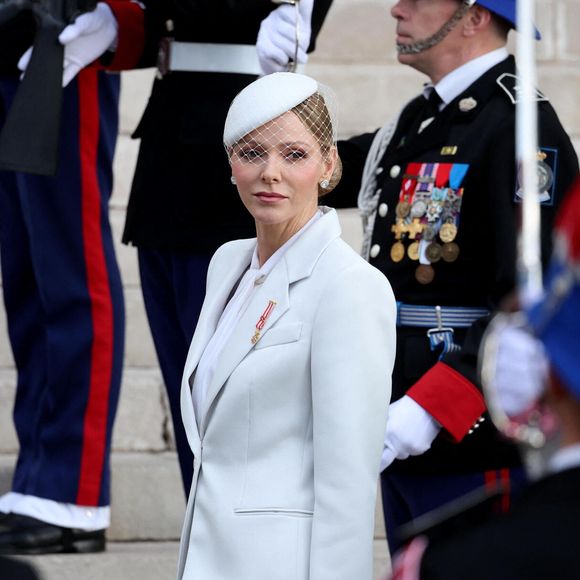 Charlene de Monaco a fait une apparition très remarquée.

La princesse Charlene de Monaco - La famille princière Monégasque arrive à la cathédrale Notre-Dame-immaculée de Monaco le jour de la fête nationale à Monaco. © Dominique Jacovides - Bruno Bebert / Bestimage