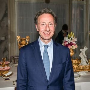 L'animateur radio et présentateur de télévision Stéphane Bern pose à l'exposition "Le Dernier Sacre" au Mobilier National à Paris le 10 avril 2025. Photo by Firas Abdullah/ABACAPRESS.COM  France Frankreich Ile-de-France Paris 