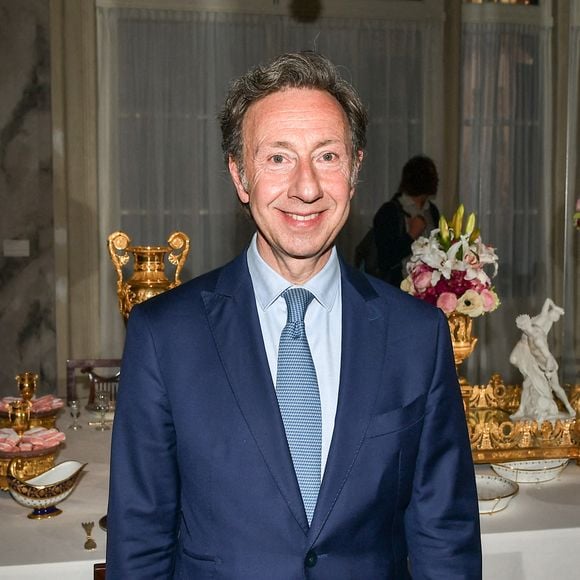 L'animateur radio et présentateur de télévision Stéphane Bern pose à l'exposition "Le Dernier Sacre" au Mobilier National à Paris le 10 avril 2025. Photo by Firas Abdullah/ABACAPRESS.COM  France Frankreich Ile-de-France Paris 