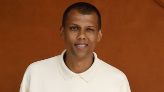 Stromae "engagé et passionné" : le chanteur sort de l'ombre pour une sortie dans le Var