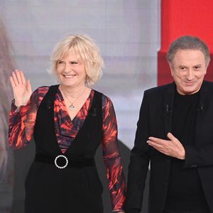 Exclusif - Catherine Ceylac et Michel Drucker- Enregistrement de l'émission Vivement dimanche au studio Rive Gauche, presentée par Michel Drucker . Diffusion sur France 3 le 22/03/2026. Photos prises le 11 mars 2026. © Guillaume Gaffiot / Bestimage