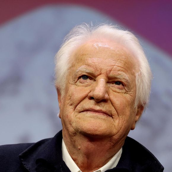 Il estime qu’une relation durable demande des efforts et l’acceptation des obstacles.

André Dussollier - Cérémonie d'ouverture du 29ème Festival International du Film de Comédie de l'Alpe d'Huez le 19 Janvier 2026. © Dominique Jacovides/Bestimage