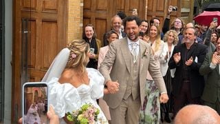 Pour son nouveau mariage avec Eric Antoine à Paris, Gennifer Demey a reporté une robe magnifique qu'elle avait pour leur union en Provence