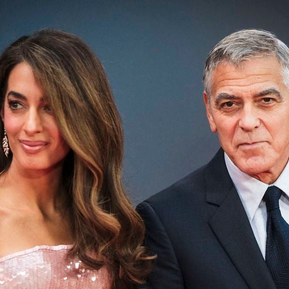 Amal Clooney et George Clooney assistent à la projection de gala du film "Jay Kelly" organisée par Headline dans le cadre du 69e Festival du film de Londres (BFI) au Royal Festival Hall, le 10 octobre 2025.

© PsnewZ / Bestimage
