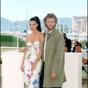 Vincent Cassel et Monica Bellucci - Photocall du film "Irréversible" de Gaspar Noé au Festival de Cannes 2002 @ FIZET-ARNAL-JACOVIDES / BESTIMAGE