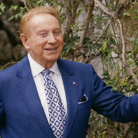 Photo d'archives prise en 1990 du chanteur Charles Trenet chez lui au Cap d'Antibes, France. Photo par Pascal Baril/ABACAPRESS.COM