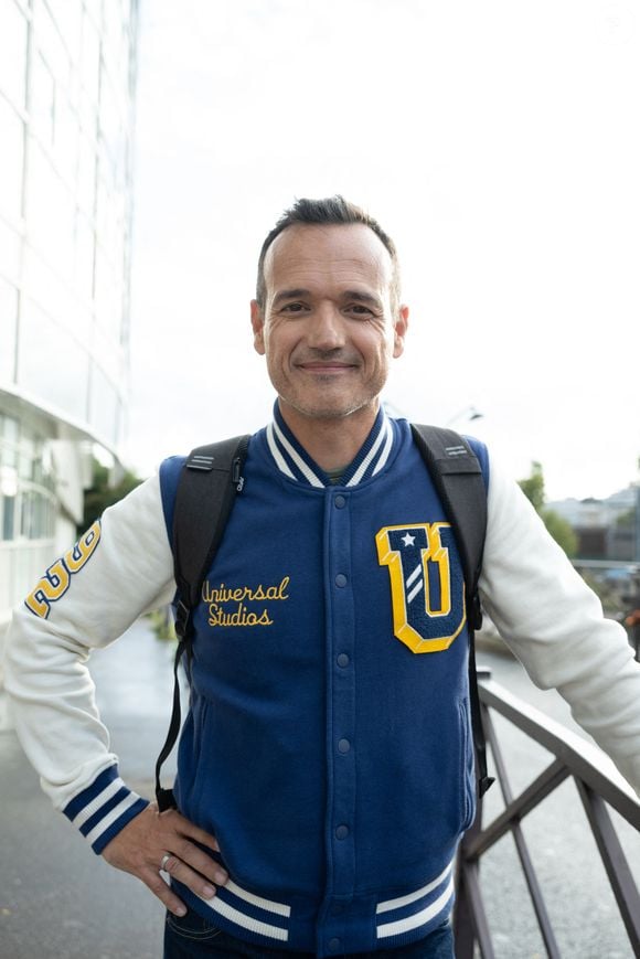 Ce qui ne fait au final pas beaucoup

Exclusif - Le mentaliste Fabien Olicard arrive à l'enregistrement de l'émission "Vivement dimanche" à Paris, le 2 septembre 2025, et diffusée le 7 septembre 2025 sur France 3.
© Jonathan Jacob / Bestimage
