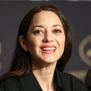 Marion Cotillard lors de la conférence de presse pour le film Karma lors du 79ème Festival International du Film de Cannes le 16 mai 2026.

© Valentina Claret / Pool / Bestimage