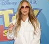 La chanteuse explique notamment avoir dû adapter son quotidien après avoir perdu l’usage d’un œil. 

Héléne Segara - Première de "Toy Story 5" au Cirque d'Hiver à Paris le 14 juin 2026. © Coadic Guirec/Bestimage