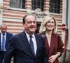 Leur histoire d’amour, commencée en 2012 et révélée en 2014 dans un scandale médiatique, a résisté aux épreuves.

François Hollande et son épouse, l'actrice française Julie Gayet, quittent un bureau de vote après avoir voté au premier tour des élections législatives à Tulle, dans le centre de la France, le 30 juin 2024. Photo par Thibaud Moritz/ABACAPRESS.COM