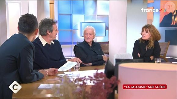 Dave sur le plateau de "C à vous" le 14 février 2026 sur France 5.