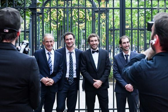 La famille Kretz : "L'Agence" sur TMC  : Olivier Kretz et ses enfants Valentin, Martin et Louis - Soirée de gala des 50 ans de la Fondation Claude Pompidou à l'Hôtel Marcel Dassault à Paris le 12 avril 2022.

Rachid Bellak / LMS / Bestimage