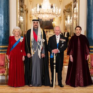 Elle s'est affichée radieuse et en pleine forme malgré les séquelles de son infection des poumons
Le roi Charles III d'Angleterre et Camilla Parker Bowles, reine consort d'Angleterre - L'émir du Qatar Tamim ben Hamad Al-Thani et sa femme au dîner d'Etat au palais de Buckingham lors de sa visite d'Etat au Royaume-Uni, le 3 décembre 2024.