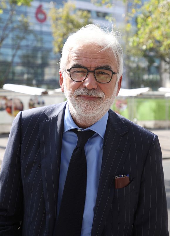 Exclusif - Pascal Praud à la sortie des studios RTL à Neuilly-sur-Seine le 21 septembre 2020.