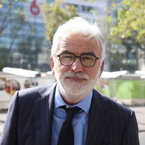 Exclusif - Pascal Praud à la sortie des studios RTL à Neuilly-sur-Seine le 21 septembre 2020.