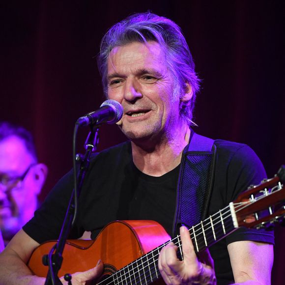 La faute à des problèmes de santé.

Concert d' Yvan Le Bolloch et ma guitare pour la sortie de l'Album Esperanza au Studio de l'Ermitage à Paris le 4 avril 2023.