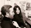 En effet, la femme de John Lennon avait souhaité acheter un poil de la moustache de Salvador Dali pour 5000 dollars
John Lennon et Yoko Ono - Archives sur le groupe de rock Britannique "The Beatles" le 26 novembre 1969
