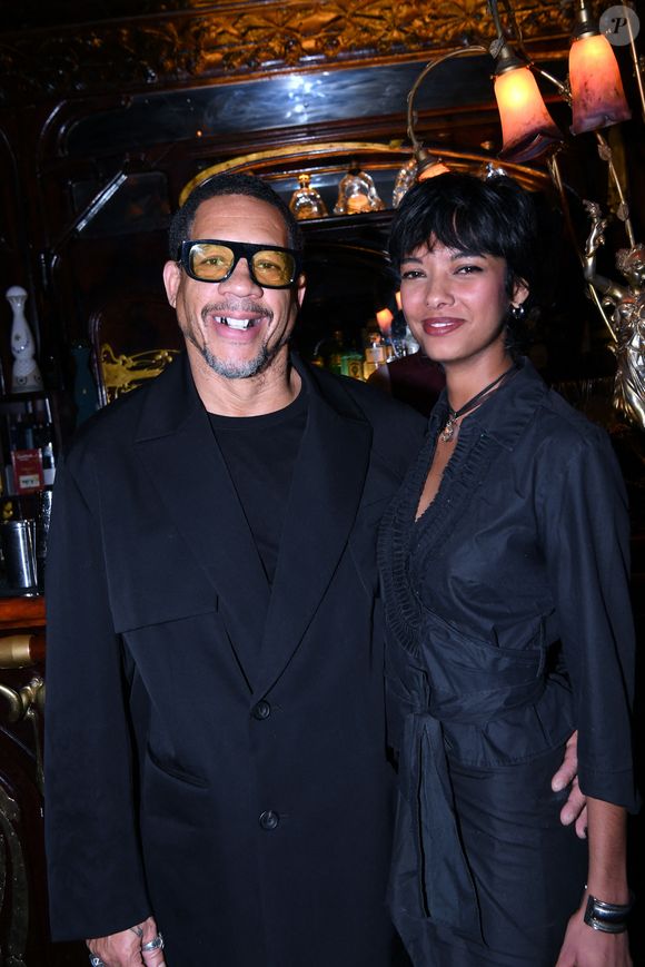 En légende il a écrit : "Au dessus c'est le soleil en dessous c'est la lave"
JoeyStarr (Joey Starr) et sa compagne Pauline Latchoumanin lors de la soirée Omar Harfouch "Dîner chez Maxim's" à Paris le 9 octobre 2024.© Rachid Bellak / Bestimage