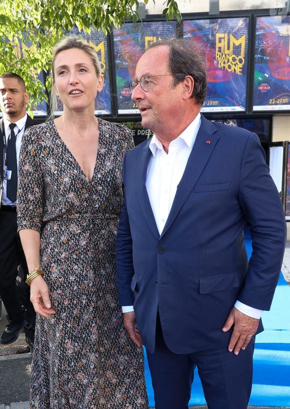 Leur maison avec jardin en plein Paris vendue

Julie Gayet et son mari François Hollande aux arrivées sur le tapis bleu de la 16ème édition du festival du film francophone de Angoulême le 25 août 2023.
© Coadic Guirec / Bestimage