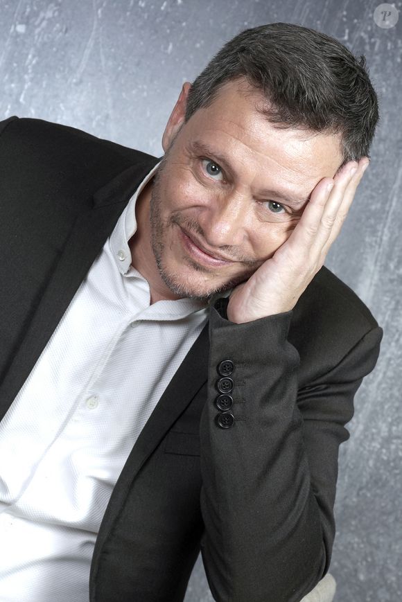 À deux, on serait plus fort. Nous n’avons pas résisté de la même façon aux intempéries", regrette Jonathan

Exclusif - Portrait de Jonathan Dassin lors de l'enregistrement de l'émission "Chez Jordan de Luxe" à Paris. Le 21 octobre 2024
© Cédric Perrin / Bestimage