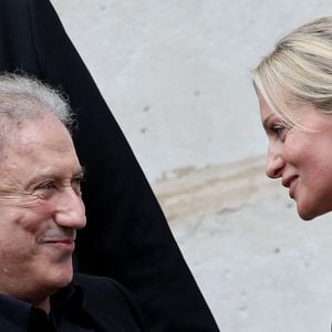 Michel Drucker, Audrey Crespo-Mara - Sorties des obsèques de Thierry Ardisson en l’église Saint-Roch de Paris, France, le 17 juillet 2025. 

© Clovis-Jacovides/Bestimage