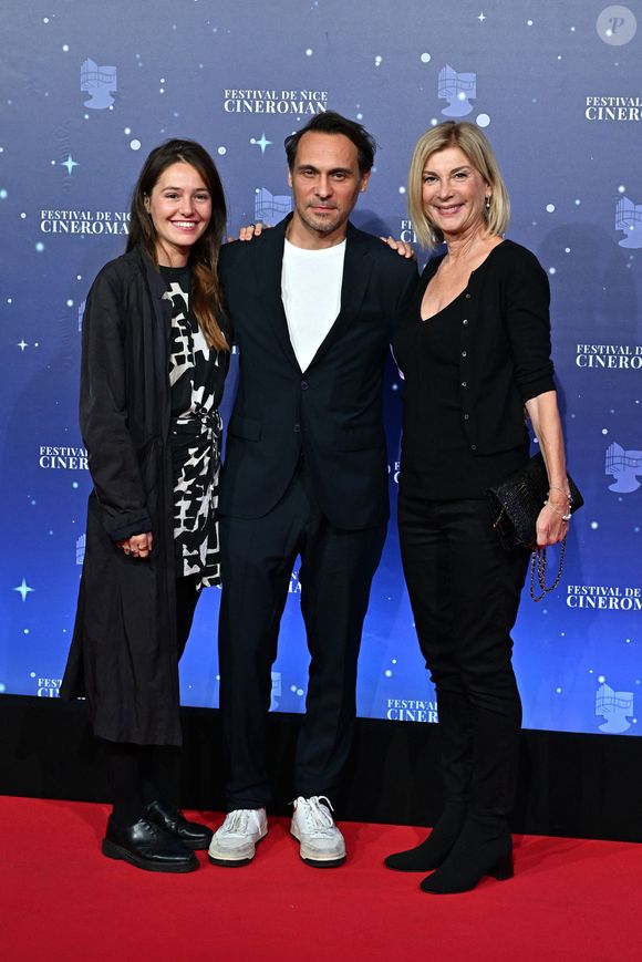 Marie Zabukovec, Yannick Choirat et Michèle Laroque lors de la cinquième soirée de la 5ème édition du festival Cinéroman au cinéma Pathé Gare du Sud, à Nice, France, le 6 octobre 2023. © Bruno Bebert/Bestimage