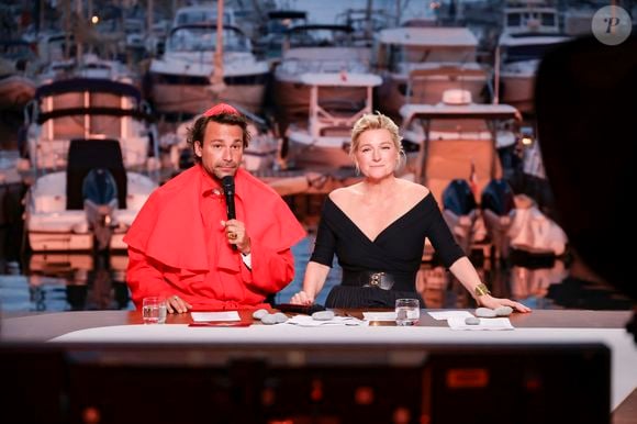 Le chroniqueur d'Anne-Elisabeth Lemoine dans "C à vous" a souffert d'une dépression.

Exclusif - Bertrand Chameroy, Anne-Elisabeth Lemoine - Plateau de l'émission "C à vous" lors du 78ème Festival International du Film de Cannes le 15 mai 2025. © Jack Tribeca / Bestimage