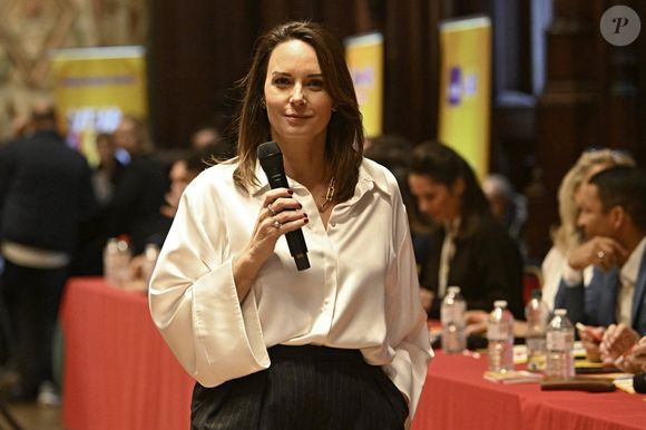 Exclusif - Julia Vignali (présentatrice) - Les acheteurs de l'émission télévisée "Affaire conclue" se mobilisent une fois de plus pour aider les enfants vivant sous le seuil de pauvreté lors de la vente aux enchères "Affaire for Life" organisée au profit de "Viva for Life" à l'hôtel de ville Bruxelles en Belgique le 29 novembre 2025. © Didier Lebrun / Photonews /Bestimage