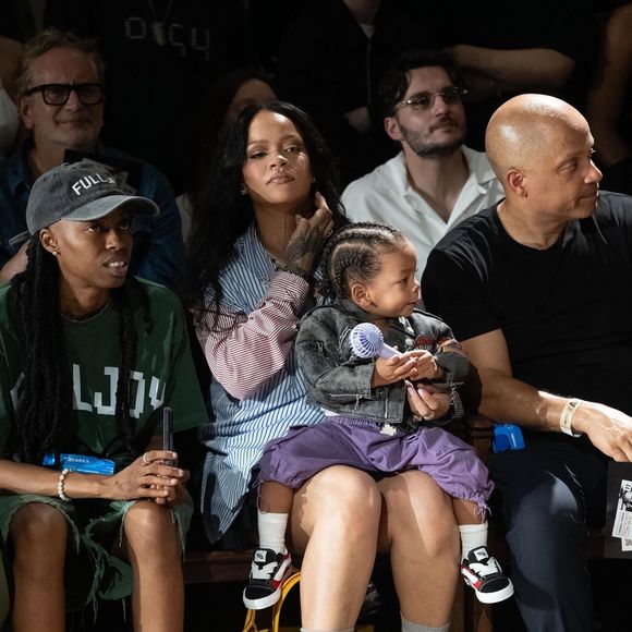 Rihanna en Front Row du défilé AWGE "Collection Homme Prêt-à-Porter Printemps/Eté 2026" lors de la Fashion Week de Paris (PFW) Backgrid UK/ Bestimage