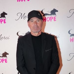 Laurent Baffie lors de la soirée annuelle de gala de l'association Hope au pavillon Gabriel à Paris le 14 octobre 2025.
© Anne-Sophie Guebey / Bestimage