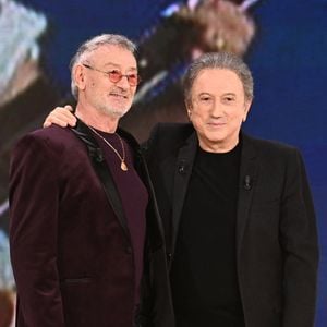 Exclusif - Michael Jones et Michel Drucker - Enregistrement de l'émission "Vivement dimanche, sur le thème de l'amitié entre M.Jones et J.J.Goldman", au Studio Rive Gauche à Paris, présentée par M.Drucker et diffusée le 22 décembre sur France 3
© Guillaume Gaffiot / Bestimage