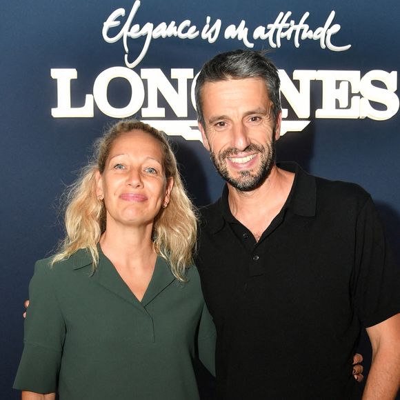 Tony Estanguet est apparu publiquement avec sa compagne Aurélie.

Tony Estanguet et sa compagne dans l'espace VIP, le Pavillon Eiffel, lors de la 12ème édition Longines Paris Eiffel Jumping au pied de la Tour Eiffel sur le Champ-de-Mars à Paris, France.

© Perusseau-Veeren/Bestimage