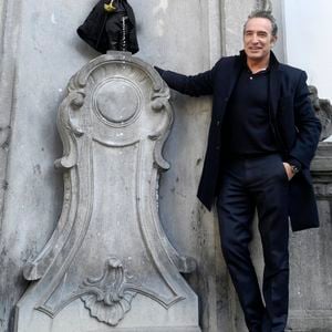 Jean Dujardin reçoit la Médaille d'Honneur de la Ville de Bruxelles et visite le Manneken-pis habillé d'un costume de Zorro pour l'occasion à Bruxelles, Belgique, le 28 novembre 2024. © Didier Lebrun/PhotoNews/Bestimage